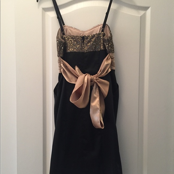 Black and Gold sequined Cocktail dress w/pockets - Picture 2 of 3